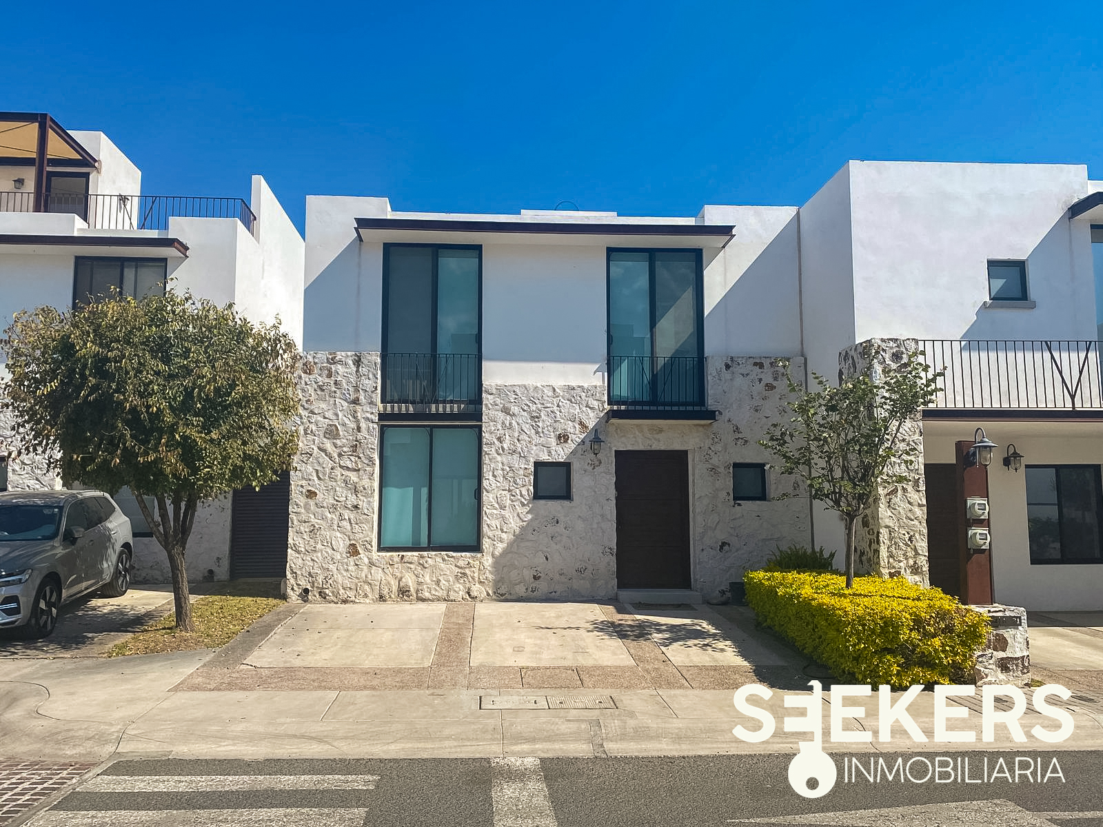 TORRE DE PIEDRA FUENTE